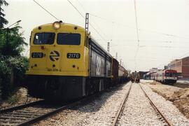 Locomotora diésel - eléctrica 321 - 076 - 2 de la serie 321 - 001 a 080 de RENFE, ex 2176 de la s...