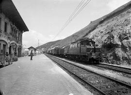 Locomotora eléctrica 6106 en la estación de Pajares (serie Norte 6101-6106)