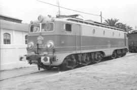 Exposición de material ferroviario en el depósito de la estación de Villanueva y Geltrú, con moti...