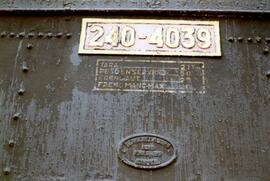 Placa de matriculación y fabricación de la Compañía Henschel & Son del año 1921, así como el ...