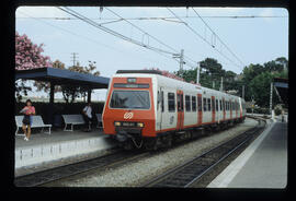 Composición de unidades de tren eléctricas o automotores eléctricos de la serie 211 de los Ferroc...