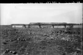 Puente del Guadalquivir I, situado en el km 338,630 de la línea de Manzanares a Córdoba, dentro d...