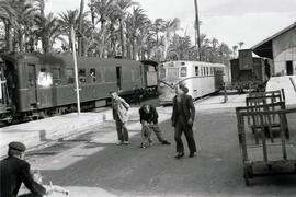 Composición de tren de la línea de la Alicante a Murcia y Granada, concretamente el tren Omnibus ...