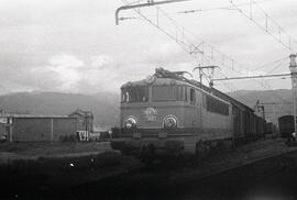 Locomotora eléctrica 10001 de la serie 10001 a 10004 (Nº UIC 280-001 a 280-004 de RENFE) en la es...