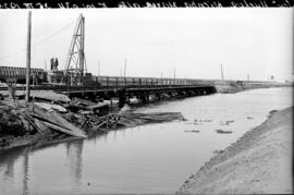 Puente de hormigón de la Ribera de Nicoba, situado en el km 101,034 de la línea de Sevilla a Huel...