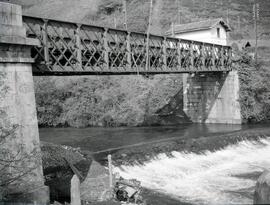 Puentes metálicos de la línea de León a Gijón