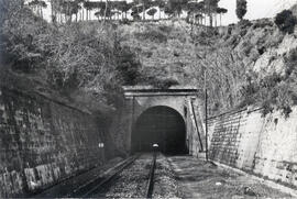 Túnel del Corró, en el km 139,802, lado Granollers, de la línea de Barcelona a la Frontera, tambi...