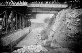 Puente sobre el río Manzanares, en el km 6,400 de la línea de Madrid a Alicante