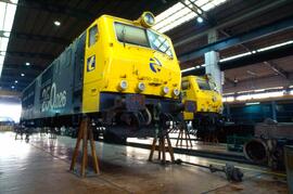 Locomotora eléctrica de la serie 250 de RENFE en el taller de Valencia - Fuente de San Luis