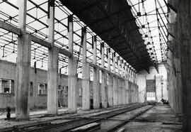 Vista de un taller de hierro en construcción, perteneciente al taller de material fijo de la esta...