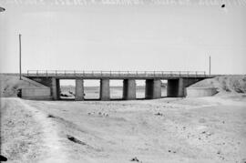 Puente nuevo sobre el río Azuer, situado en el km 198,823 de la línea Alcázar-Manzanares-Córdoba