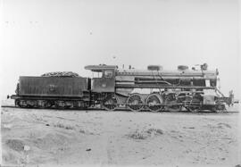 Vista lateral de la locomotora de vapor nº 1304 (serie MZA 1301 a 1308 y 1321 a 1345) (serie RENF...