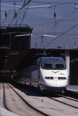 Tren AVE serie 100 en Madrid - Atocha