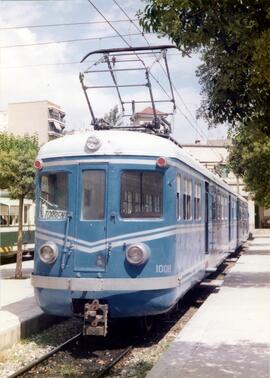 Automotores FEVE serie 1000 "ex 200", construidos por Carde y Escoriaza en 1941, proced...