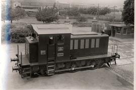 Vista desde arriba de una locomotora diésel - eléctrica de maniobras de la serie 10301 a 10320 de...