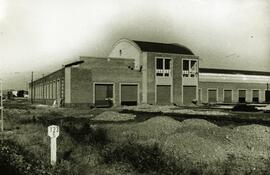 Naves de vistas y reparaciones diarias del depósito de tracción eléctrica de León, en la línea de...