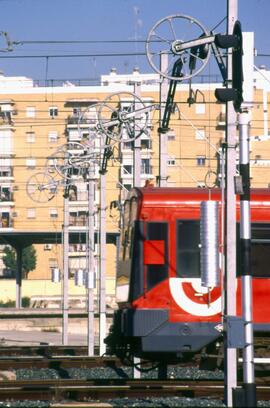 Unidad de tren eléctrica o automotor eléctrico de la serie 440 de RENFE en Sevilla - Santa Justa