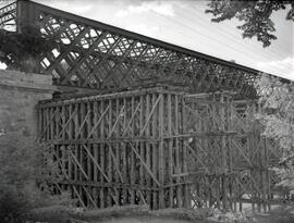 Puente metálico sobre el río Duero, en las proximidades del km 237,514 de la línea de Madrid a Ir...