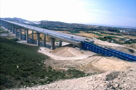 Viaducto doble sobre el río Huerva