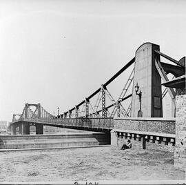 Fotografías de puentes metálicos de todo el mundo tomadas de libros