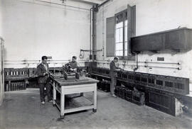 Sala de carga del Laboratorio de trenes de la estación de Barcelona - Término de la línea de Barc...