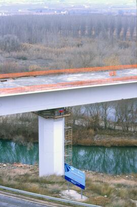 Construcción del viaducto sobre el río Cinca