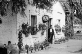 Apeadero de Alberche de la línea de vía estrecha de Madrid a Villa del Prado y Almorox, visitado ...