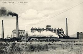 Vista de los Altos Hornos de Santander, y de una locomotora de vapor