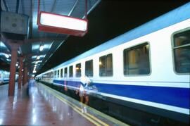 Coche cama serie T-2 de la composición del tren expreso nocturno Madrid - Algeciras, detenido en ...