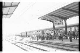 Tren Iberia Expreso, diurno en la parte española y que cubría la línea Madrid - Bilbao / Hendaya ...