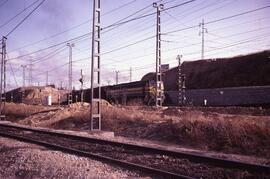 Locomotora diésel - eléctrica 321 - 070 - 5 de la serie 321 - 001 a 080 de RENFE, ex. 2170 de la ...