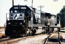 Vista de las locomotoras diesel NS-6557 (SD60) y NS-8667 (C39-8), de la Compañía Norfolk Southern...