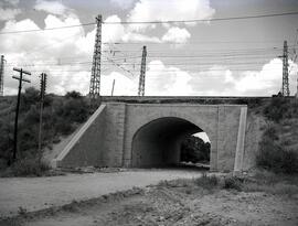Renovación de vía en el paso superior del km 8,400 de la línea de Madrid a Irún
