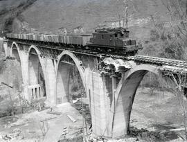 Viaducto de Las Puentes, en el km 96,965 de la línea de León a Gijón