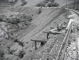 Renovación de vía en el viaducto de Parana, en la línea de León a Gijón