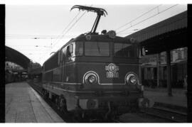 Locomotora eléctrica bi-corriente o bitensión RENFE 280-003 (ex 10003), de la serie 10001 a 10004...