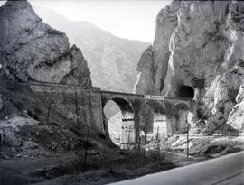 Viaducto de las termópilas (Pancorbo - Burgos), en la línea Madrid a Irún