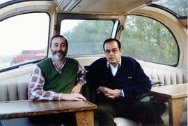 Fotografía tomada a Justo Arenillas y José Luis Moratinos en el interior del coche panorámico, de...