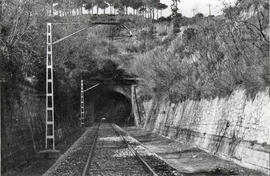 Túnel del Corró, en el km 140,400, lado Granollers, de la línea de Barcelona a la Frontera, tambi...