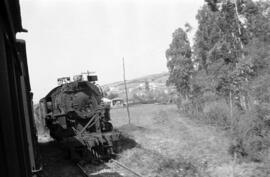 Cruce de una composición de viajeros del Ferrocarril de Langreo realizando la línea de Sama a Gij...