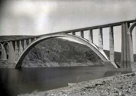 Viaducto de Martín Gil sobre el río Esla, en el km 23,043 de la línea de Zamora a La Coruña