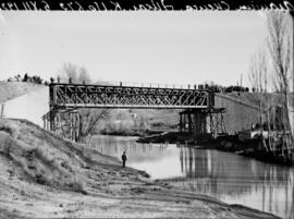 Puente metálico sobre el río Júcar, situado en el km 150,672 de la línea de Aranjuez a Cuenca, de...