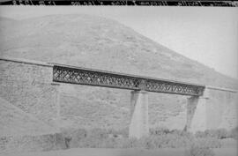 Puente viejo de Huéznar I en el km 160,100 de la línea de Mérida a Sevilla, situado dentro del té...