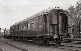 Coche restaurante WR 3569 de la serie 3562-3569 de la Compañía Wagons Lits detenido en la estació...