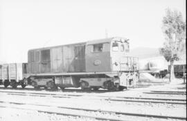 Locomotora diésel nº 1032 del Ferrocarril de La Robla, construida por Babcock & Wilcox, deten...