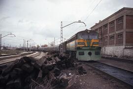 Locomotora diésel - eléctrica 321 - 079 - 6 de la serie 321 - 001 a 080 de RENFE, ex. 2179 de la ...