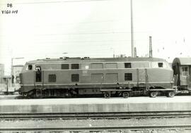 Locomotora diésel V160.011 de la Deutsche Bundesbahn, la compañía nacional de ferrocarriles de Al...