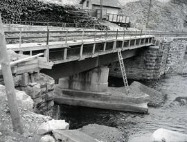 Renovación del puente de Santa Lucía en vía única, en la línea de León a Gijón