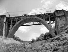 Viaducto de Valdetocino, en el km 88,195 de la línea de León a Gijón