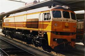 Locomotora de línea serie 319 - 220 - 0 (ex 1900)